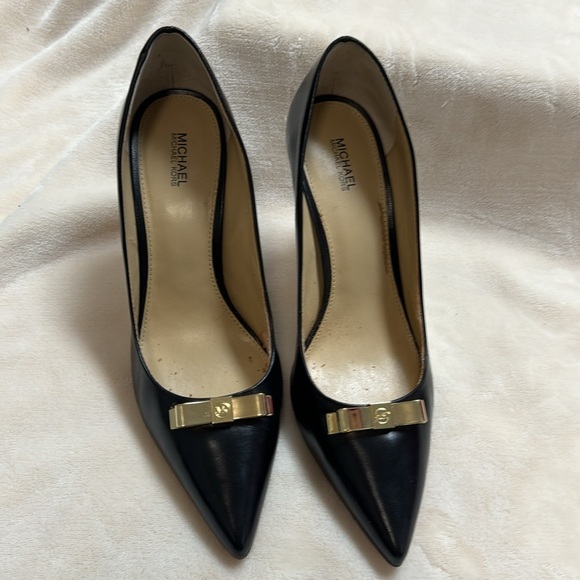 Michael Kors pointed toe heels - Picture 2 of 7
